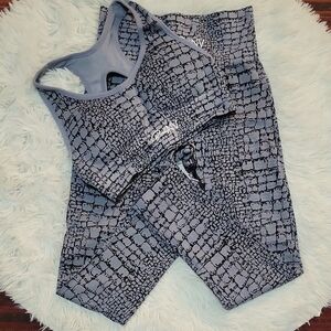 Stylish Gray Leggings and Top Set
